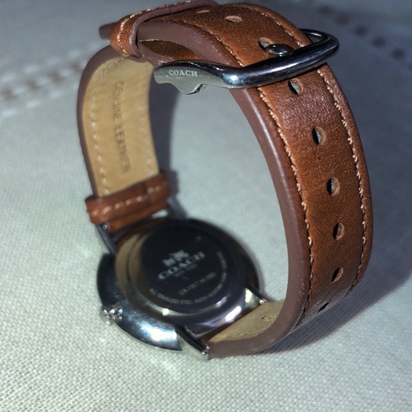 Coach women’s watch 1638 - Picture 2 of 4